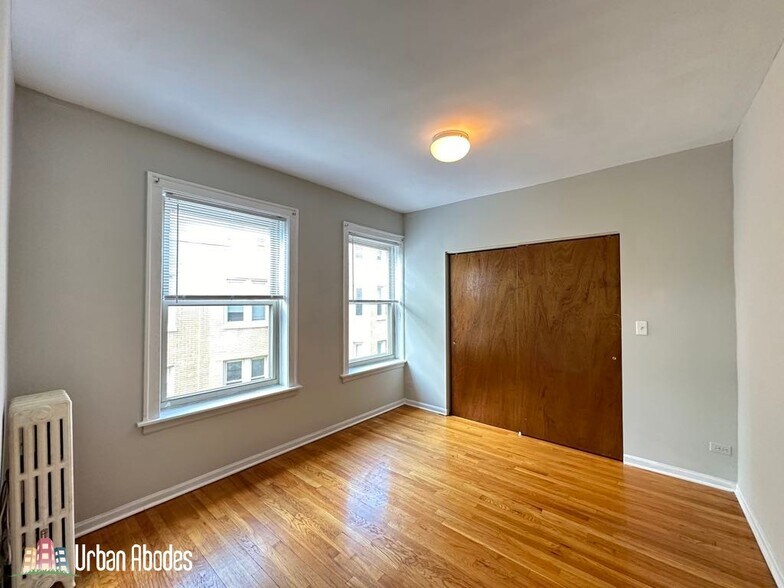 Building Photo - 4221 N Paulina St