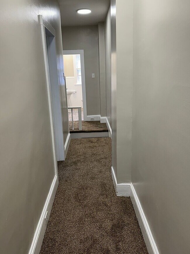 Building Photo - Single Family Home