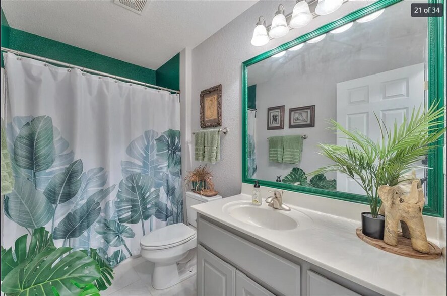 Building Photo - 4 Blenheim Ln