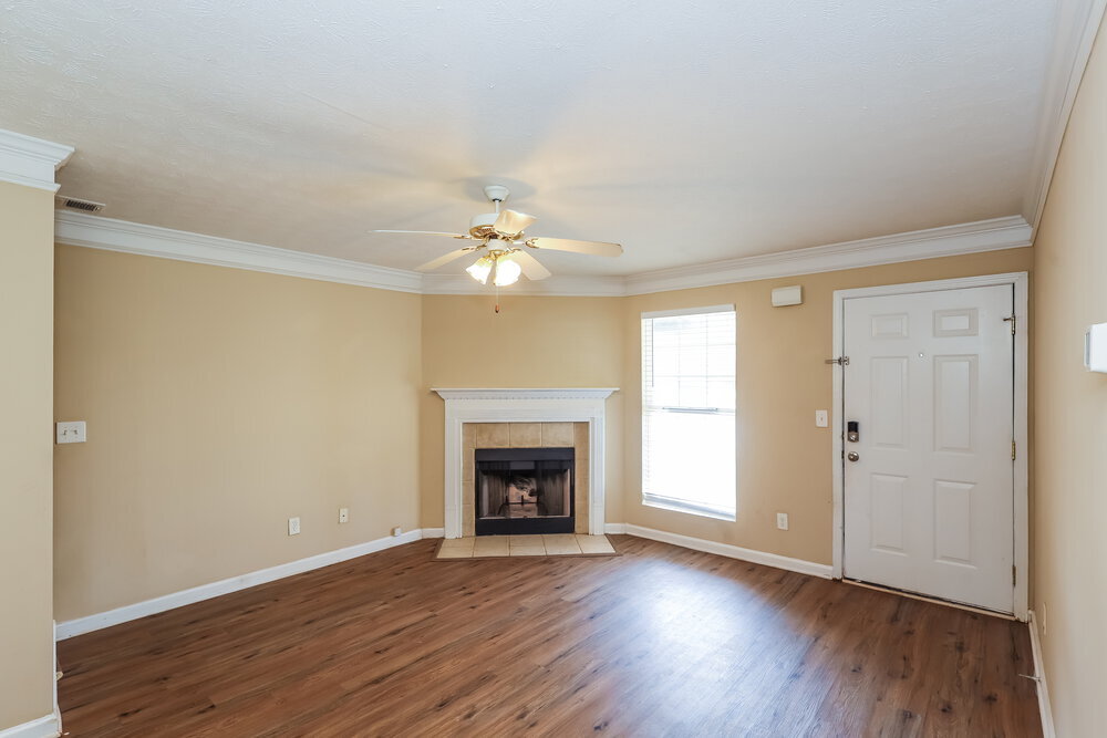 Building Photo - 10 Carey Ct