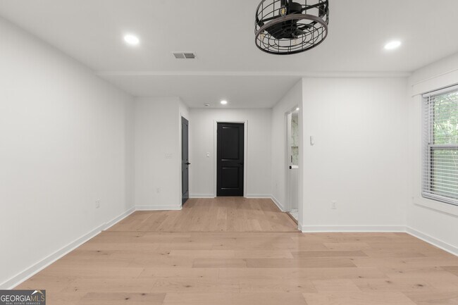 Building Photo - 1180 Fleming St