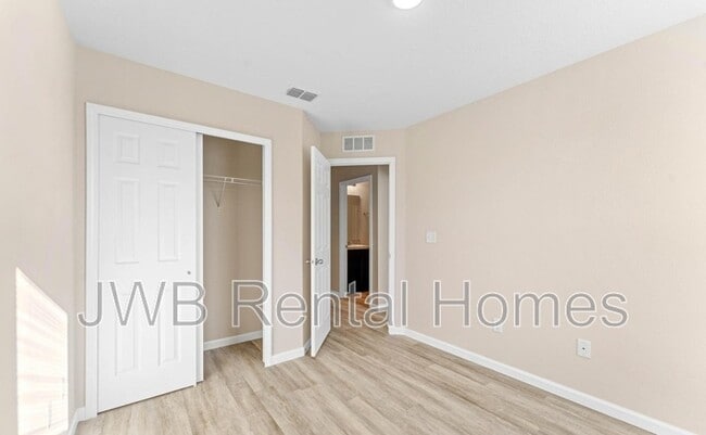 Building Photo - 6059 Carolines Ct