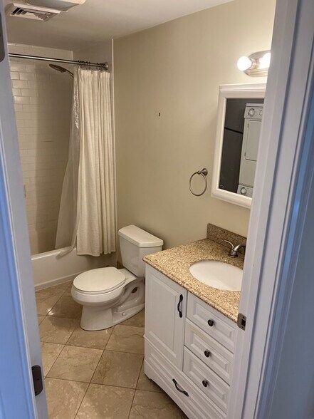 Building Photo - 639 Tremont St