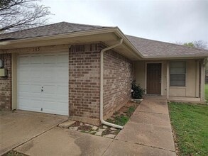 Building Photo - 145 Page St