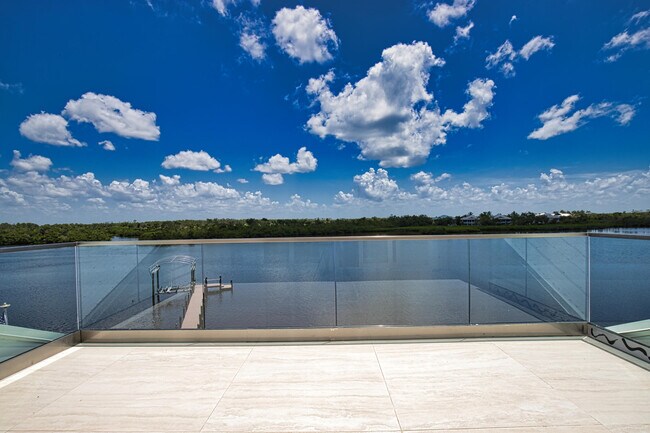 Building Photo - 13064 Via Flavia