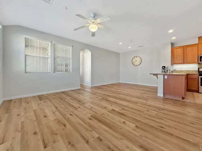 Building Photo - Welcome Home to the Treana Community in Stevenson Ranch 3BR 2 BA