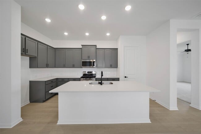 Building Photo - 42710 Loma Vista Ct