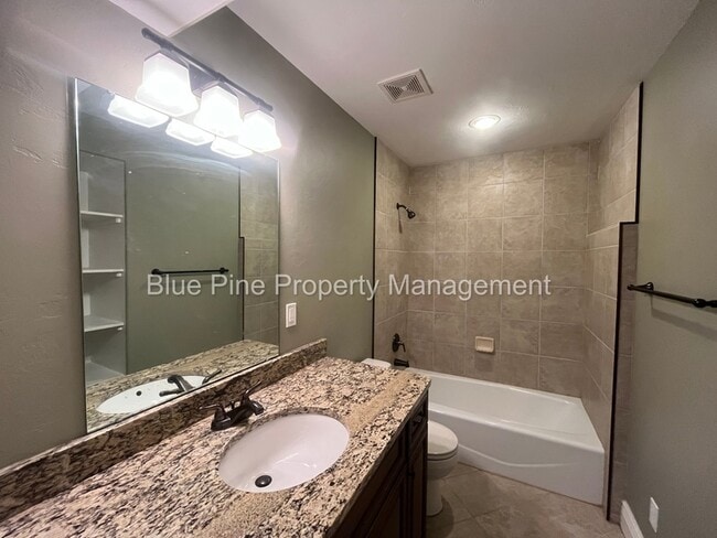 Building Photo - 2717 Mary Dr