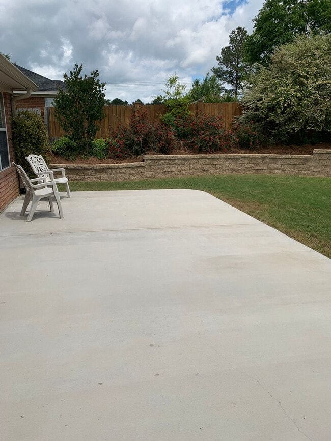 Building Photo - 816 Stoneview Dr