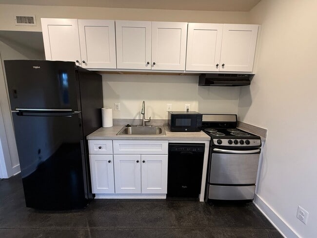 Building Photo - 514 Trailside Dr