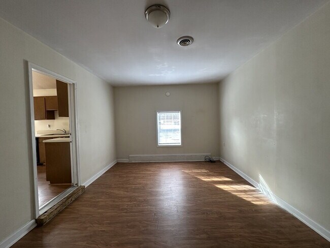 Building Photo - 219 Wedgewood Dr