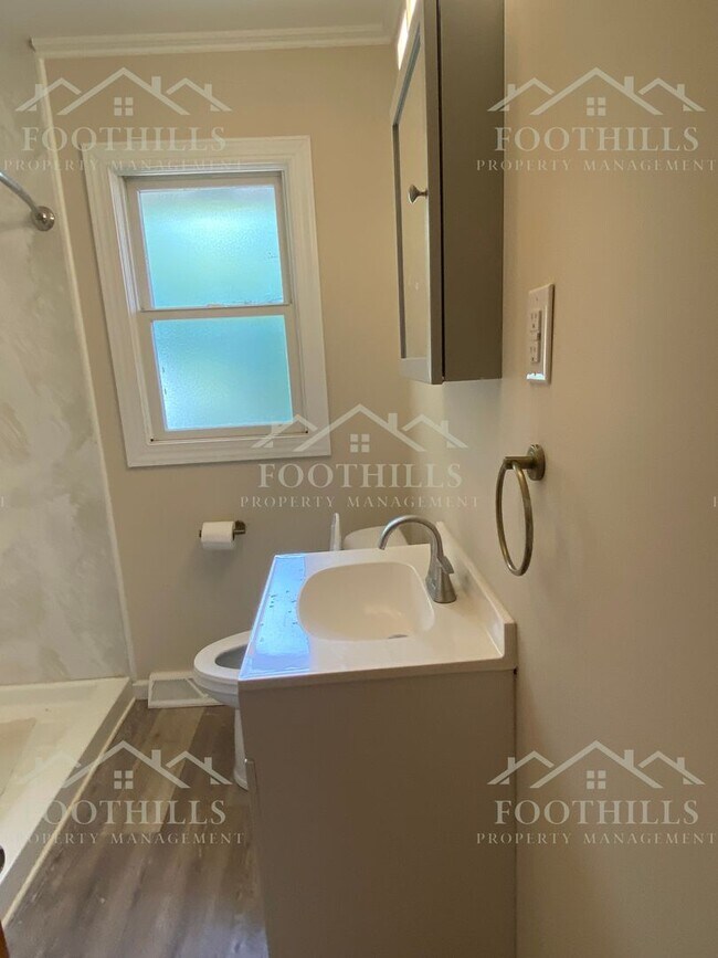 Building Photo - 209 Brentwood Cir