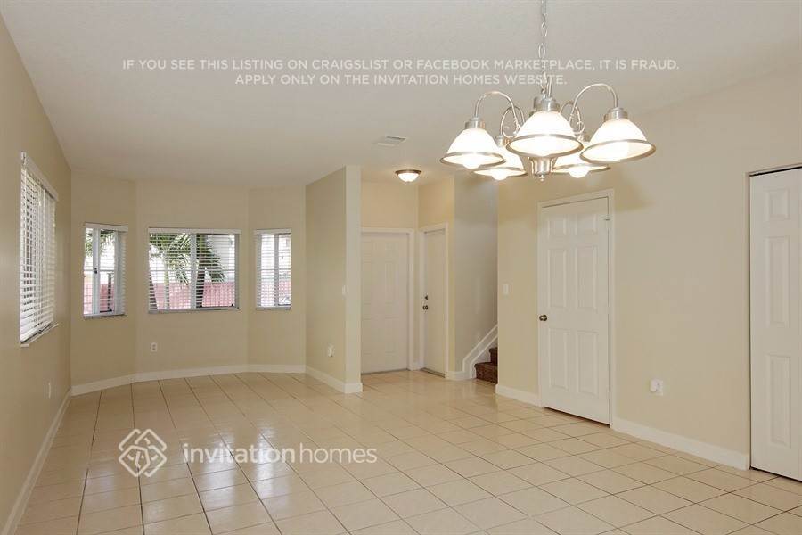 Building Photo - 2538 NE 41st Ave