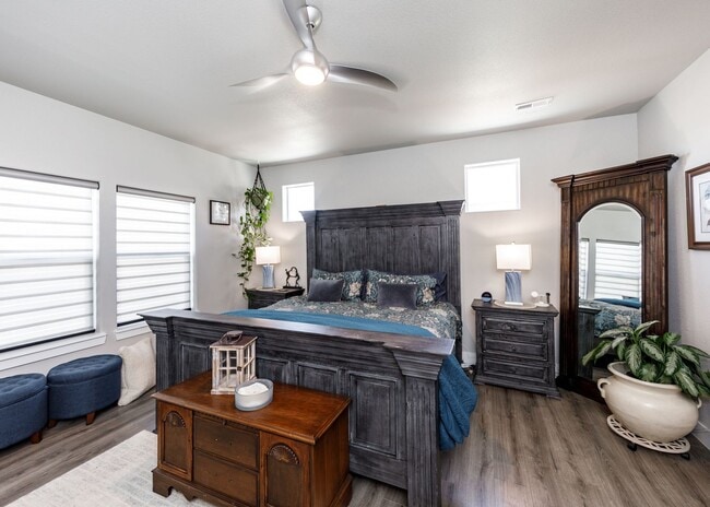 Building Photo - Luxury Ranch-Style Home for Rent | Wolf Ranch | D20 Schools | Pikes Peak Views