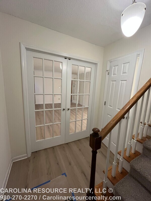 Building Photo - 4535 Dawnwood Dr