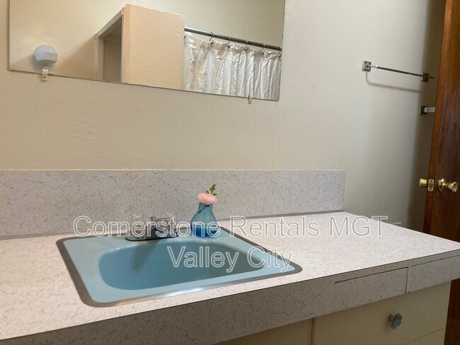 Building Photo - 807 3rd St SW