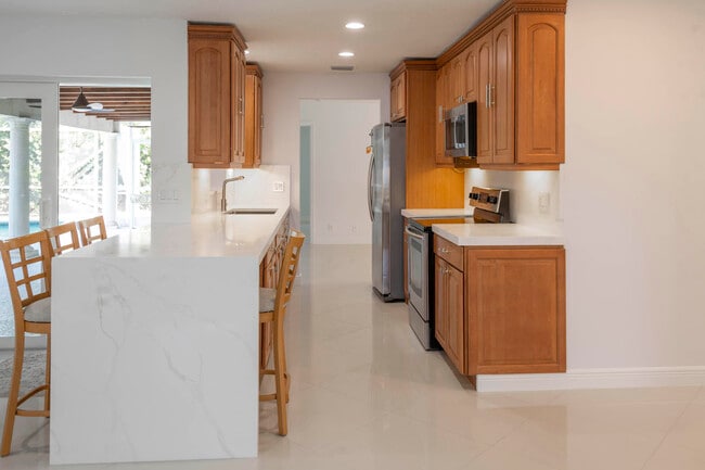 Building Photo - 2289 Windsor Rd