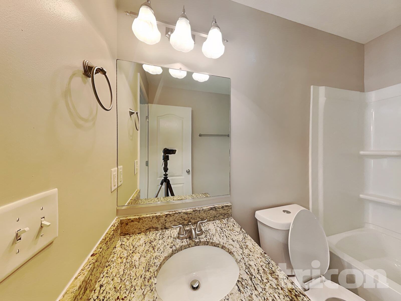 Building Photo - 1621 Robert Rd