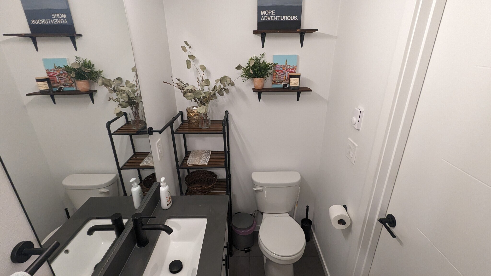 Building Photo - 2616 E Yesler Way