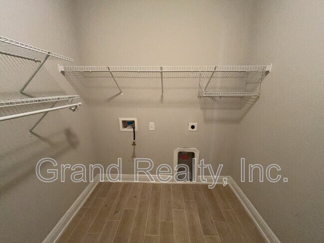 Building Photo - 2669 Gemstone Cir
