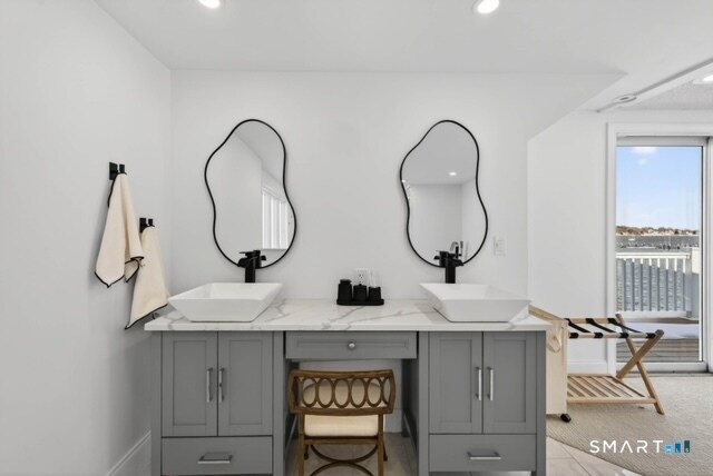 Building Photo - 352 Pequot Ave