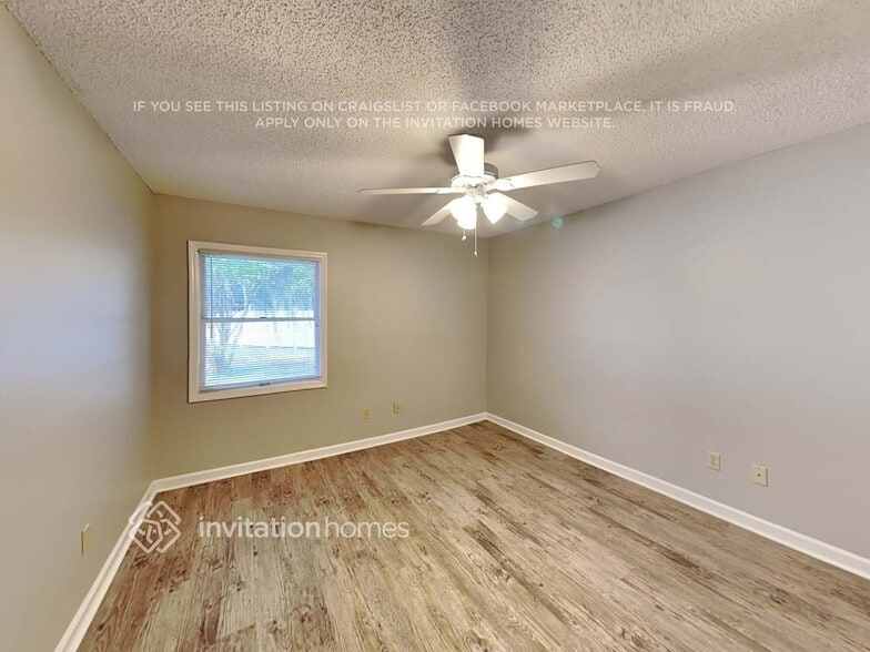 Building Photo - 9212 Regents Park Dr