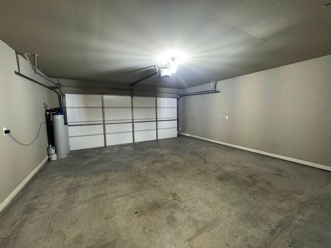 Building Photo - 4-Bedroom House for Rent in Killeen