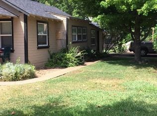 Building Photo - 3 Bedroom on large corner lot!
