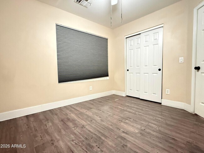 Building Photo - 23644 W Pkwy Dr