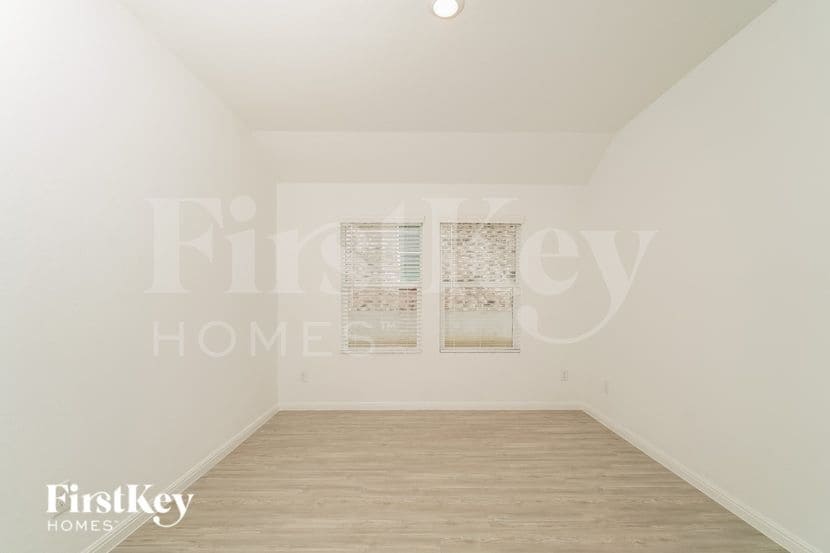 Building Photo - 6114 Fusse