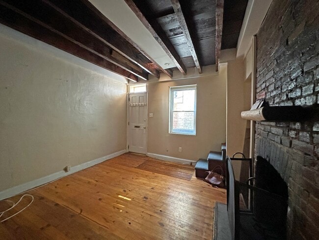 Building Photo - 623 American#F