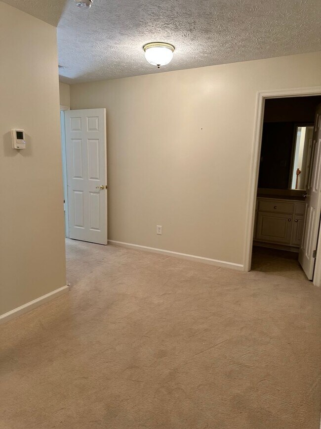Building Photo - Beautiful home for rent in Fords Colony! Available Now!