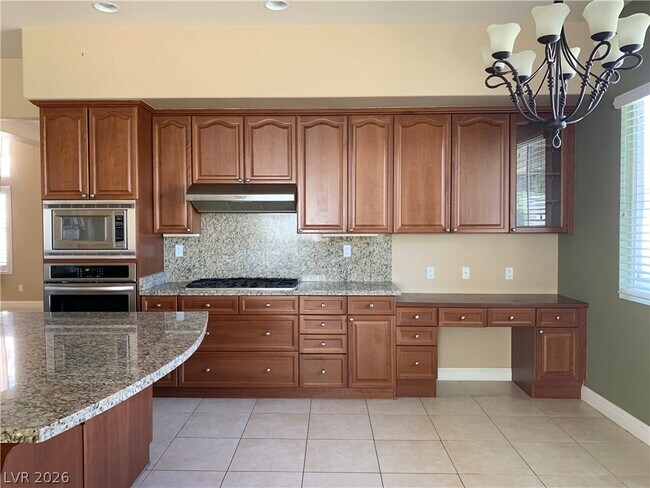 Building Photo - 10660 Lago Cantini St