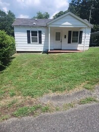 Building Photo - COMING SOON! SPACIOUS 2/1 HOUSE! DEPOSIT-FREE Renting option thru OBLIGO! Deposit Alternative ava...