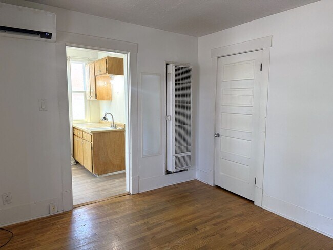 Building Photo - 115 Princeton Dr SE