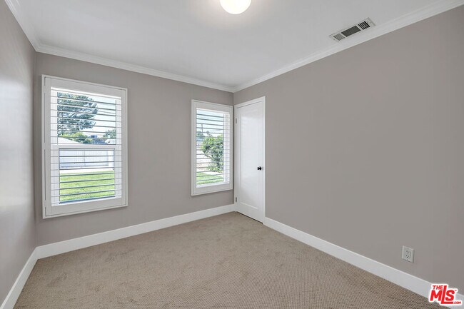 Building Photo - 18148 Hartland St