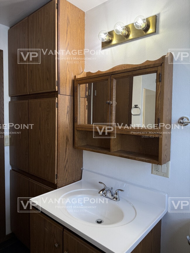 Building Photo - 2721 N Locust St