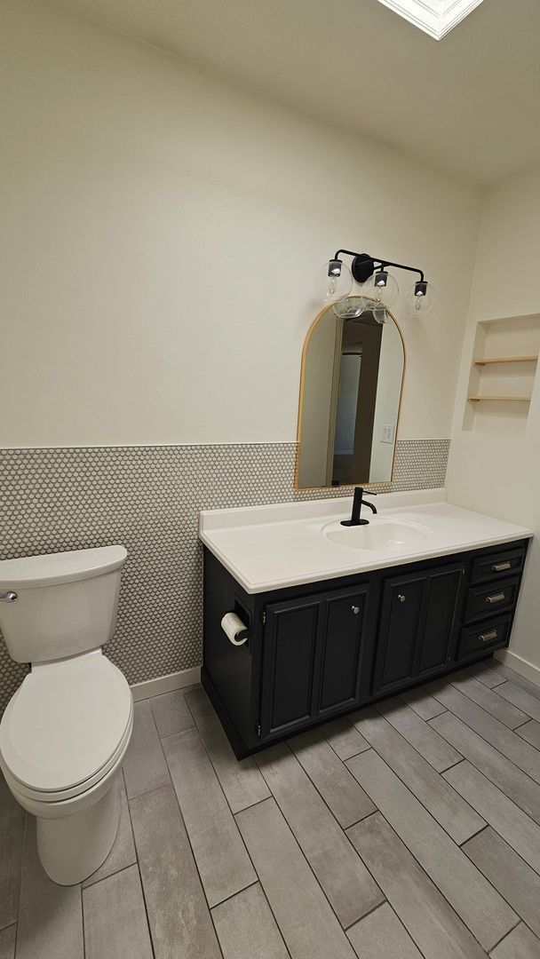 Building Photo - This is a must-see chic and updated townho...