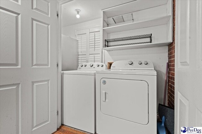 Building Photo - 726 Wisteria Dr