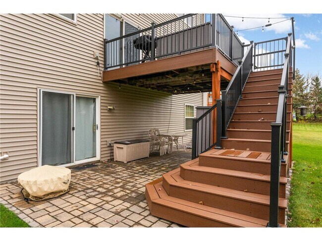 Building Photo - 14009 52nd Ave N