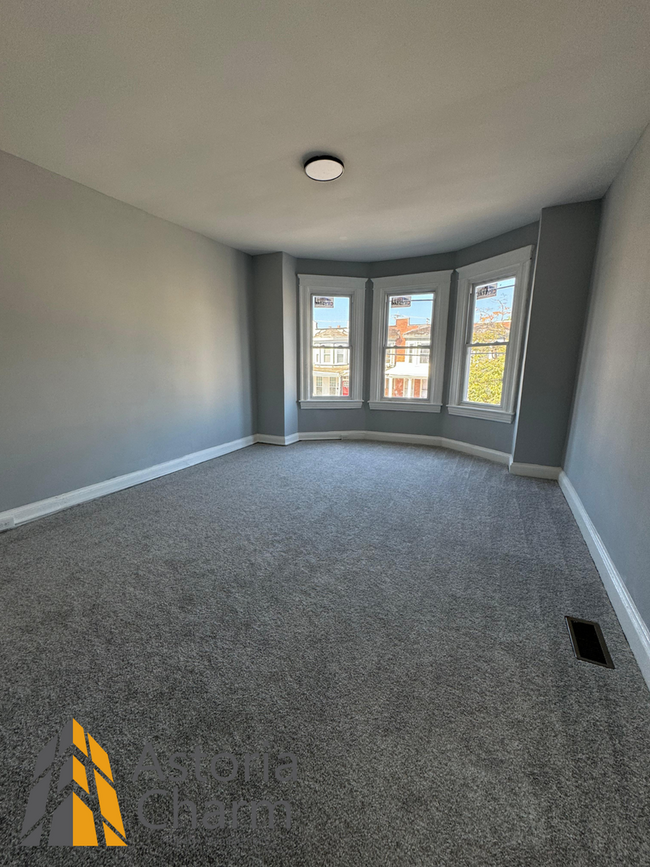 Building Photo - Newly Renovated 3BD/1.5BA townhome in Balt...