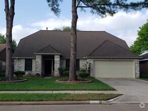 Building Photo - 9106 Walnut Glen Dr