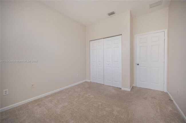 Building Photo - 445 NE 21st Ave