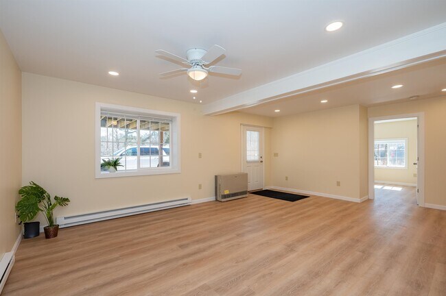 Building Photo - 41 Bigelow Rd
