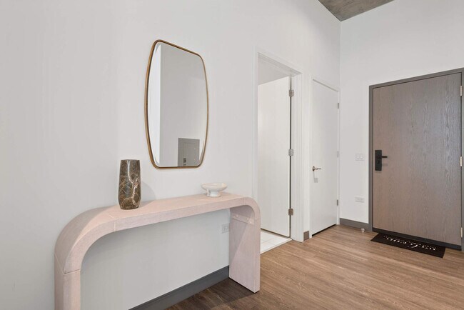 Building Photo - 60 E Randolph St