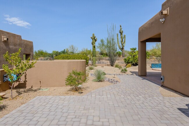Building Photo - 9798 E Hidden Green Dr