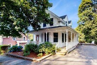 Building Photo - 14 Chestnut St