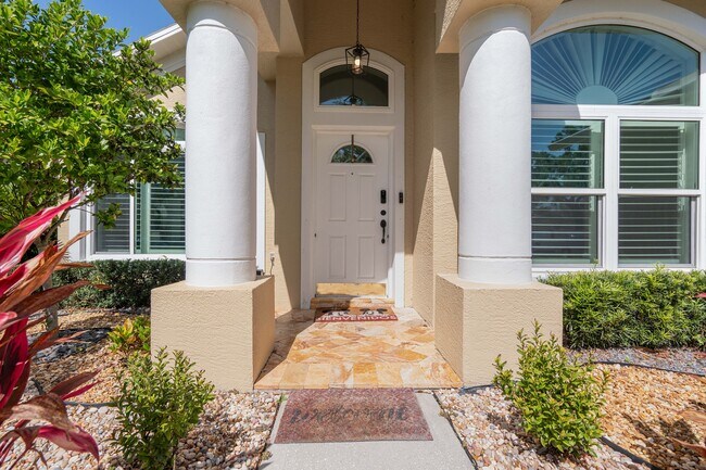 Building Photo - 9905 Woodbay Dr