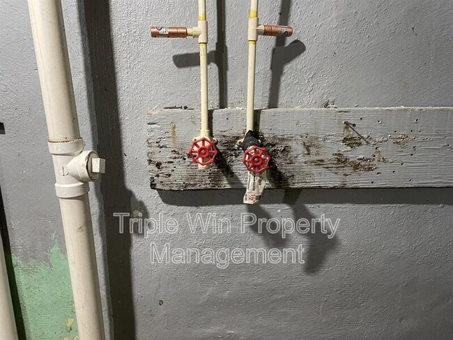 Building Photo - 2139 Kappel Dr