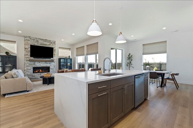 Building Photo - Custom Model Home on the Meridian Bluff